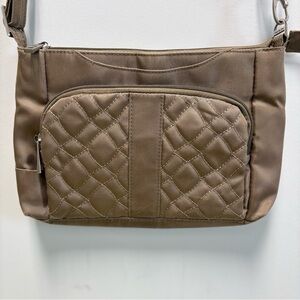 Travelon Quilted Front Crossbody Bag in Taupe Brown
**Anti-theft**